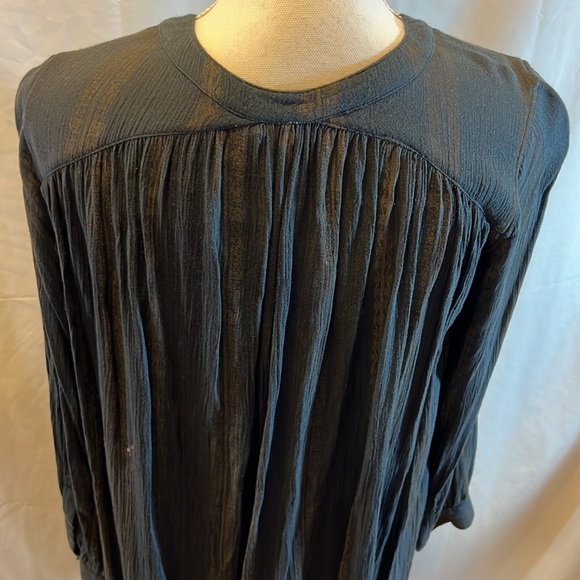 Free People women’s size Small flowy tunic w/ 5 buttons charcoal crinkle fabric - Picture 3 of 6